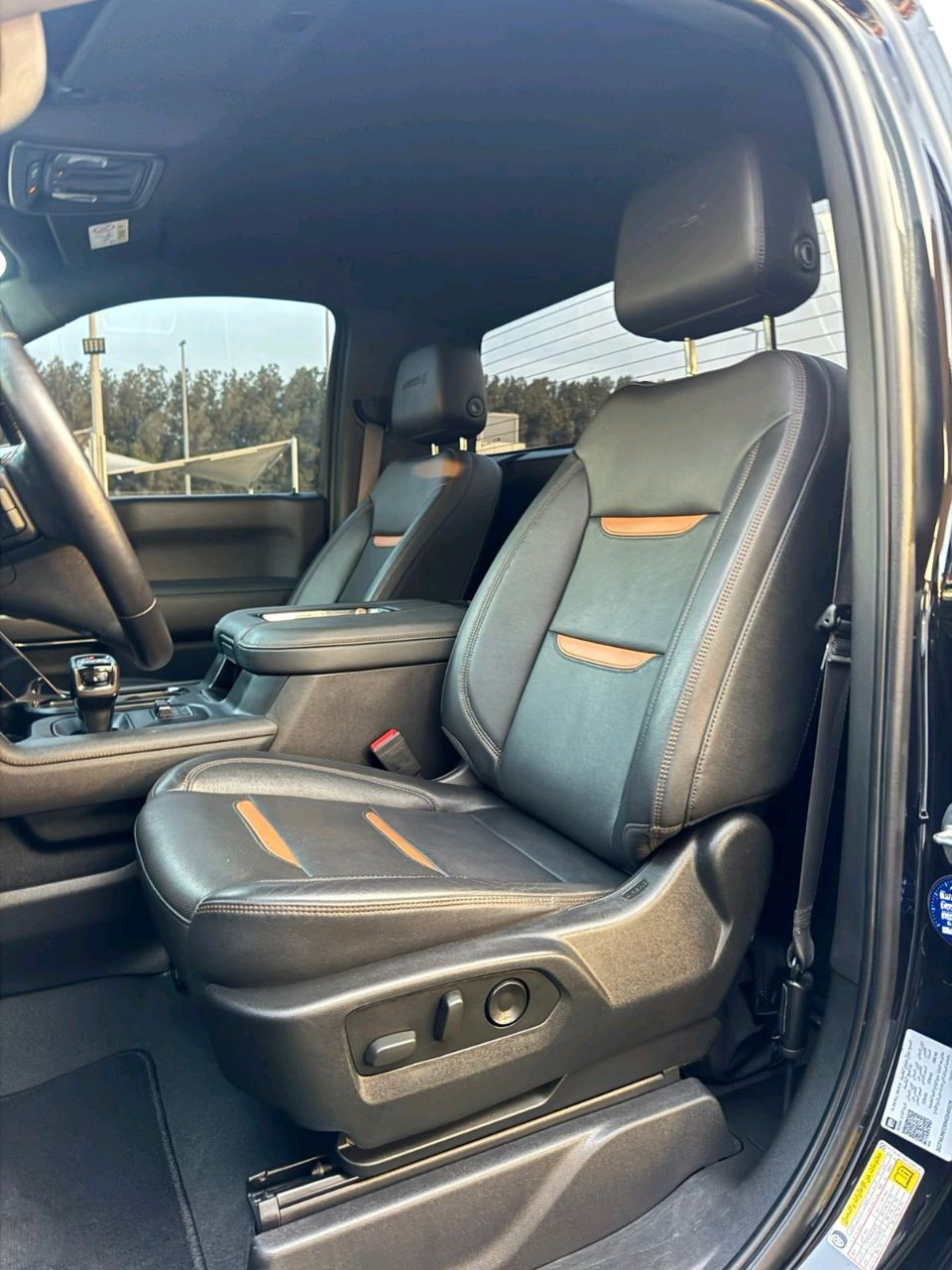 GMC Sierra - Image 9
