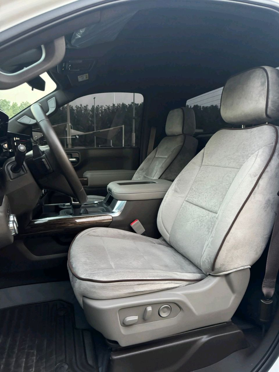GMC Sierra - Image 12