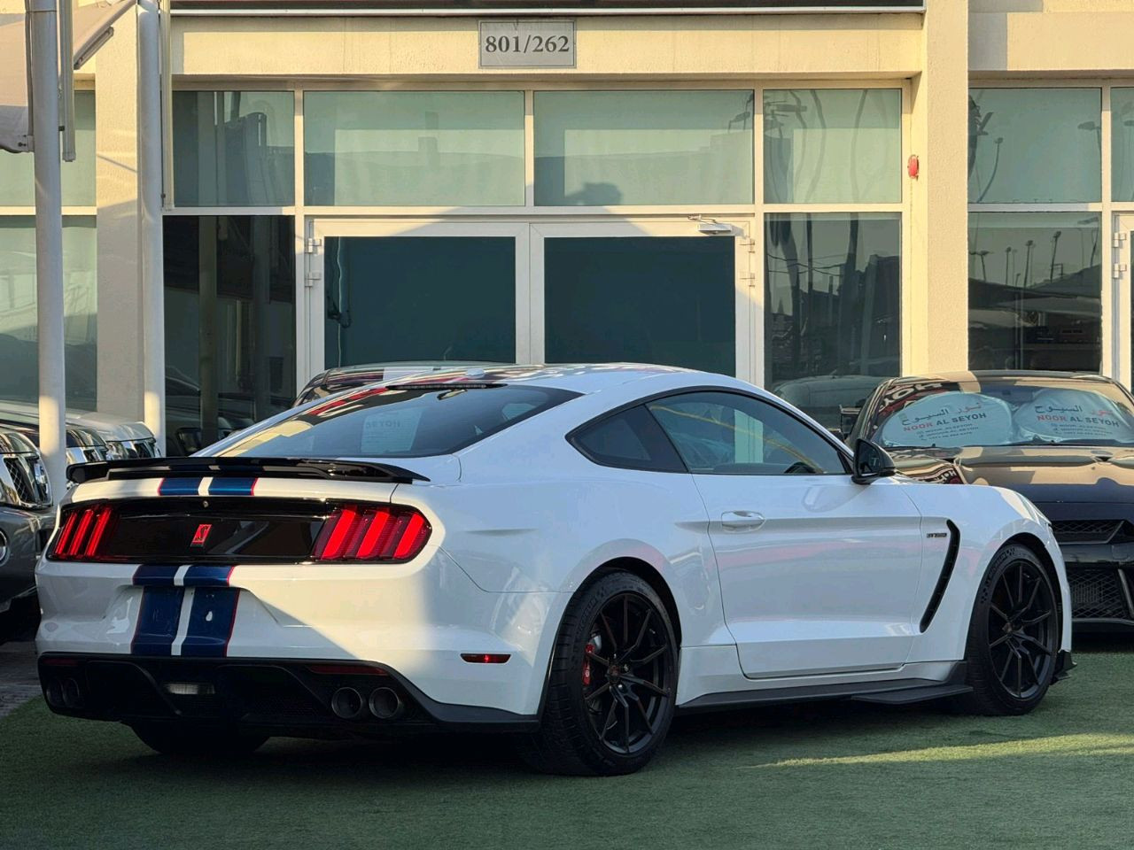 Ford Mustang - Image 7