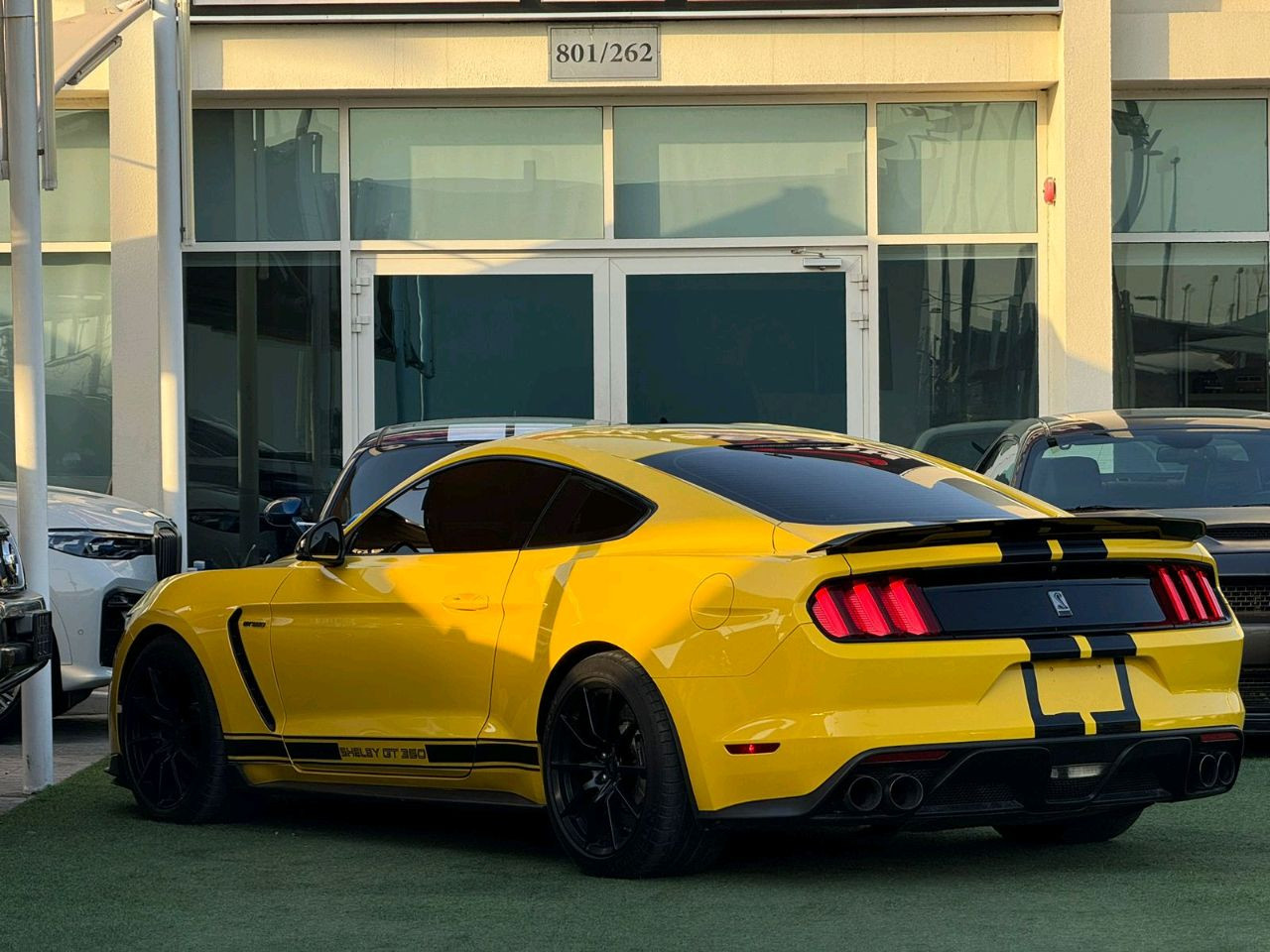 Ford Mustang - Image 4