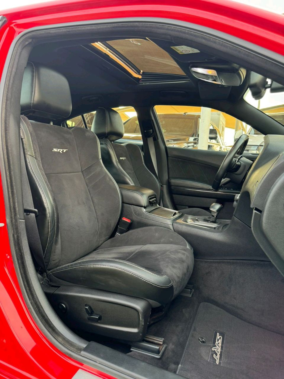 Dodge Challenger - Image 11