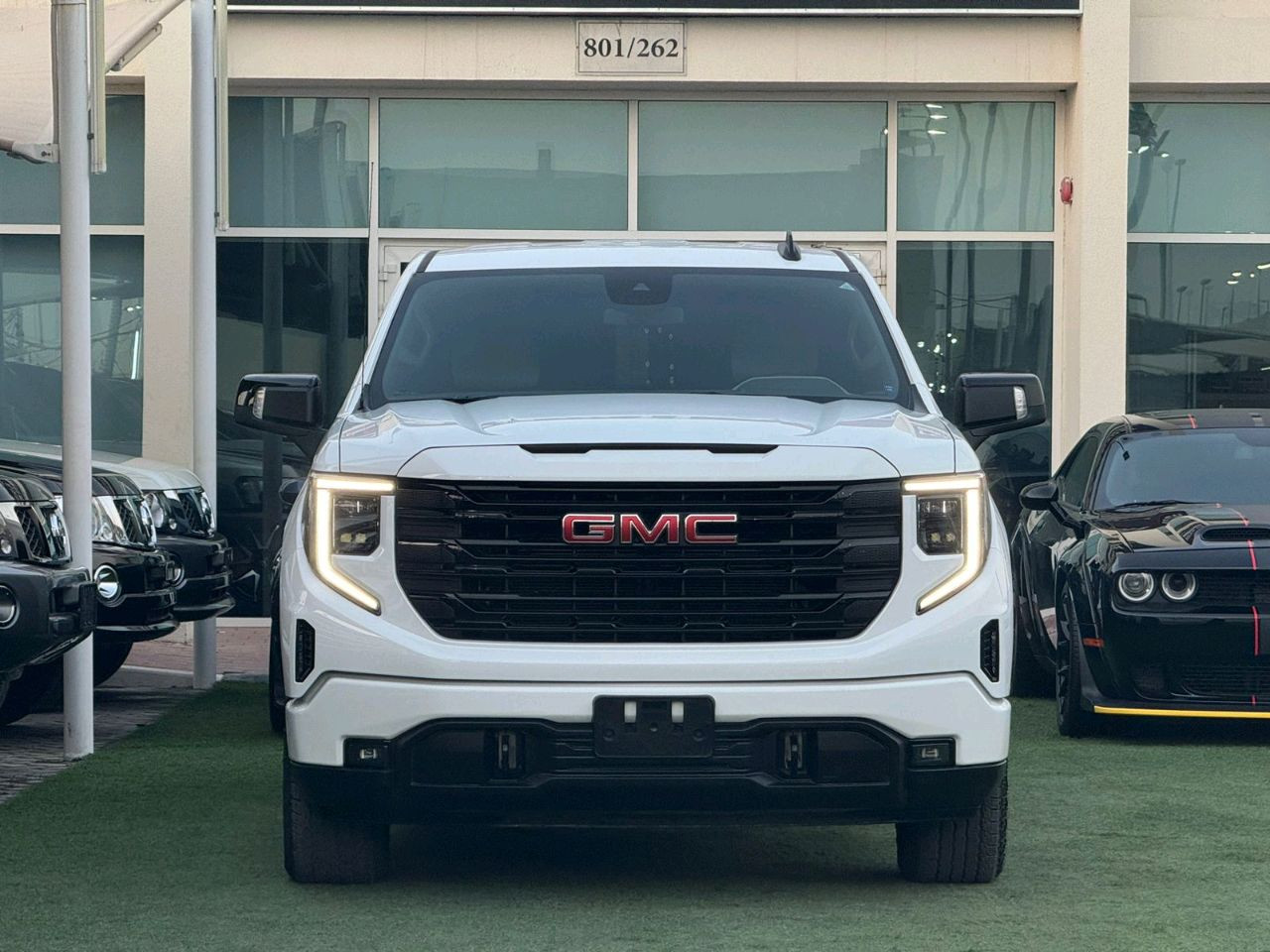 GMC Sierra - Image 10