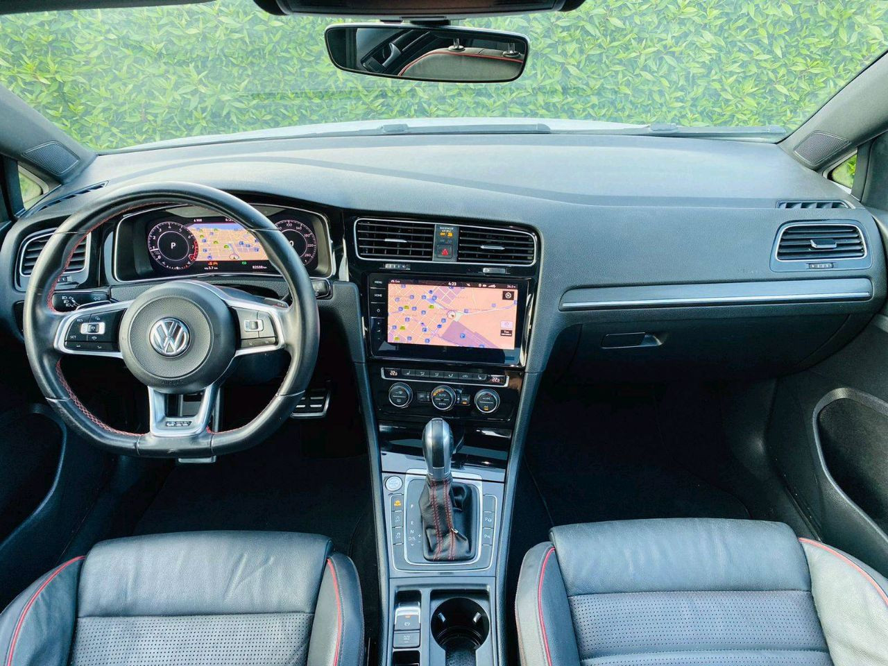 Volkswagen Golf - Image 9