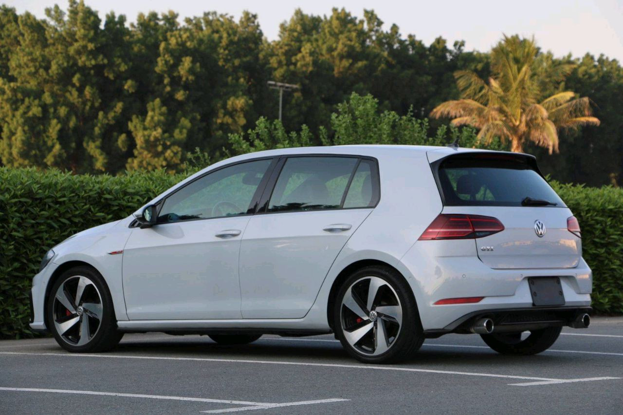 Volkswagen Golf - Image 5
