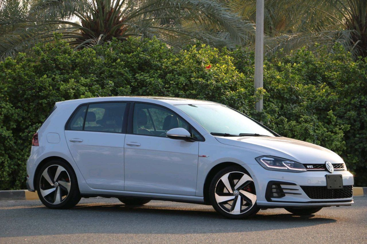 Volkswagen Golf - Image 4