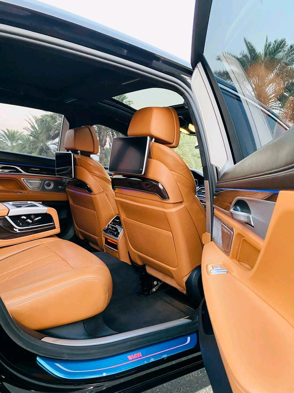 BMW 7-Series - Image 7