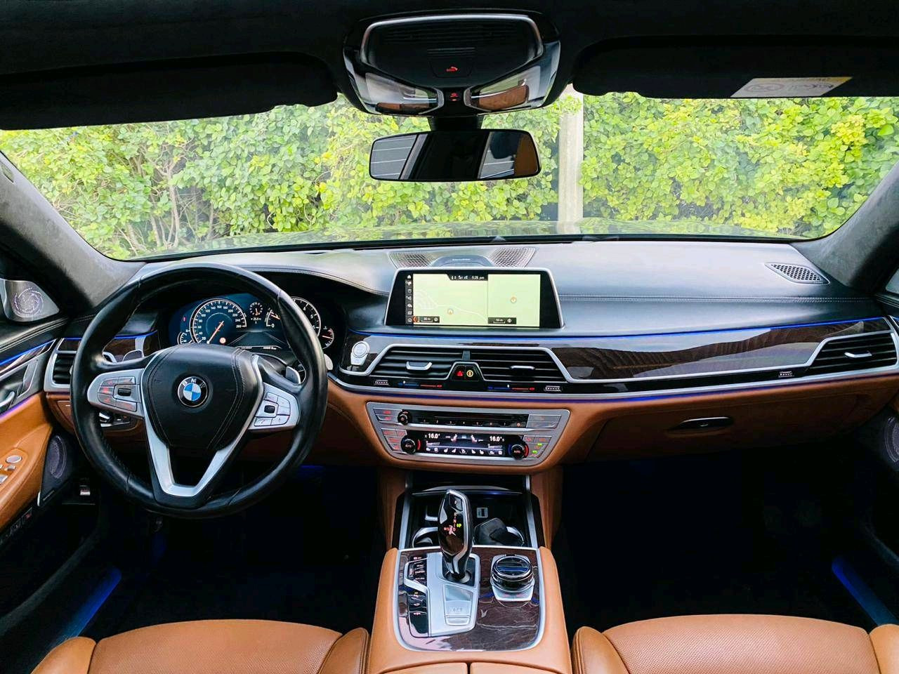 BMW 7-Series - Image 9