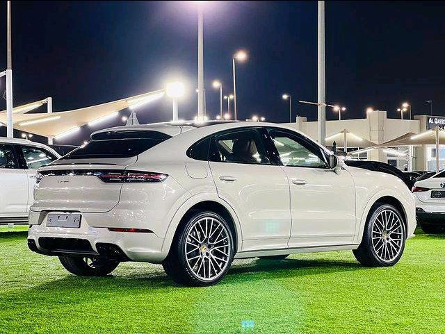 Porsche Cayenne - Image 4