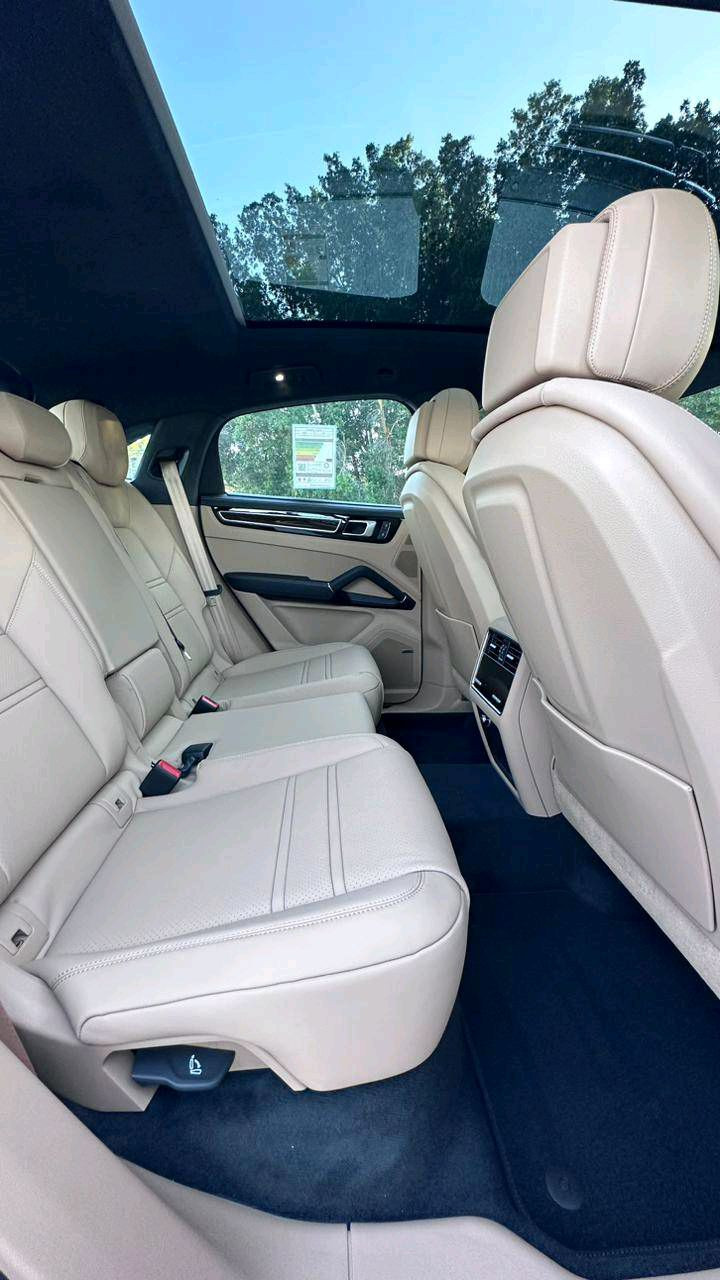 Porsche Cayenne - Image 9