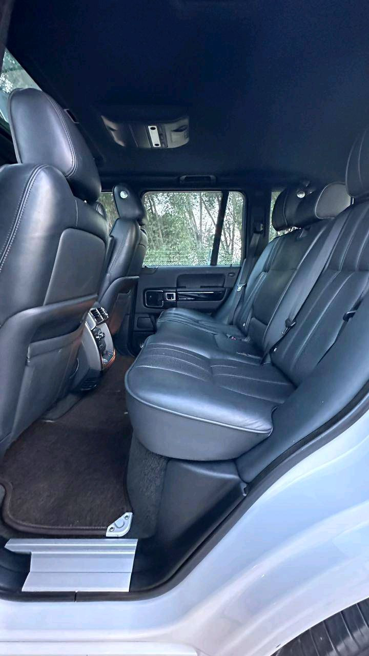 Land Rover LR2 - Image 6