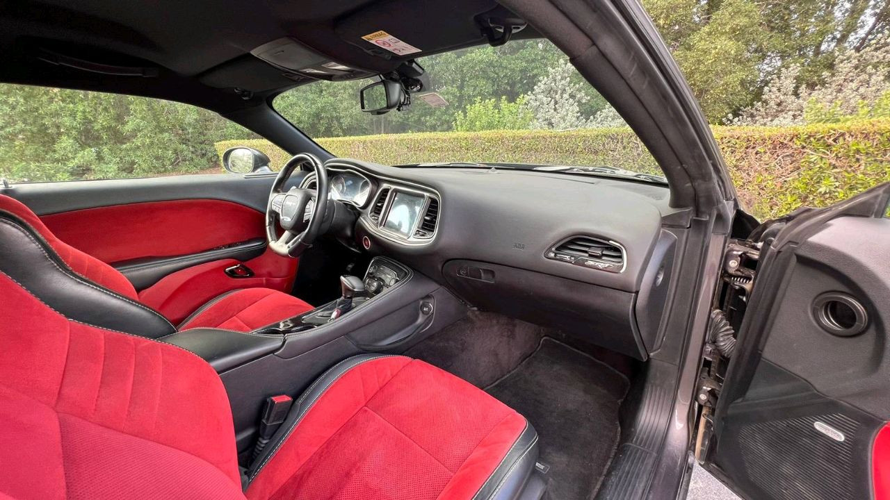 Dodge Charger - Image 10