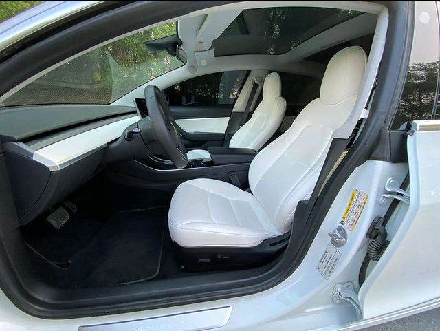 Tesla Model 3 - Image 3