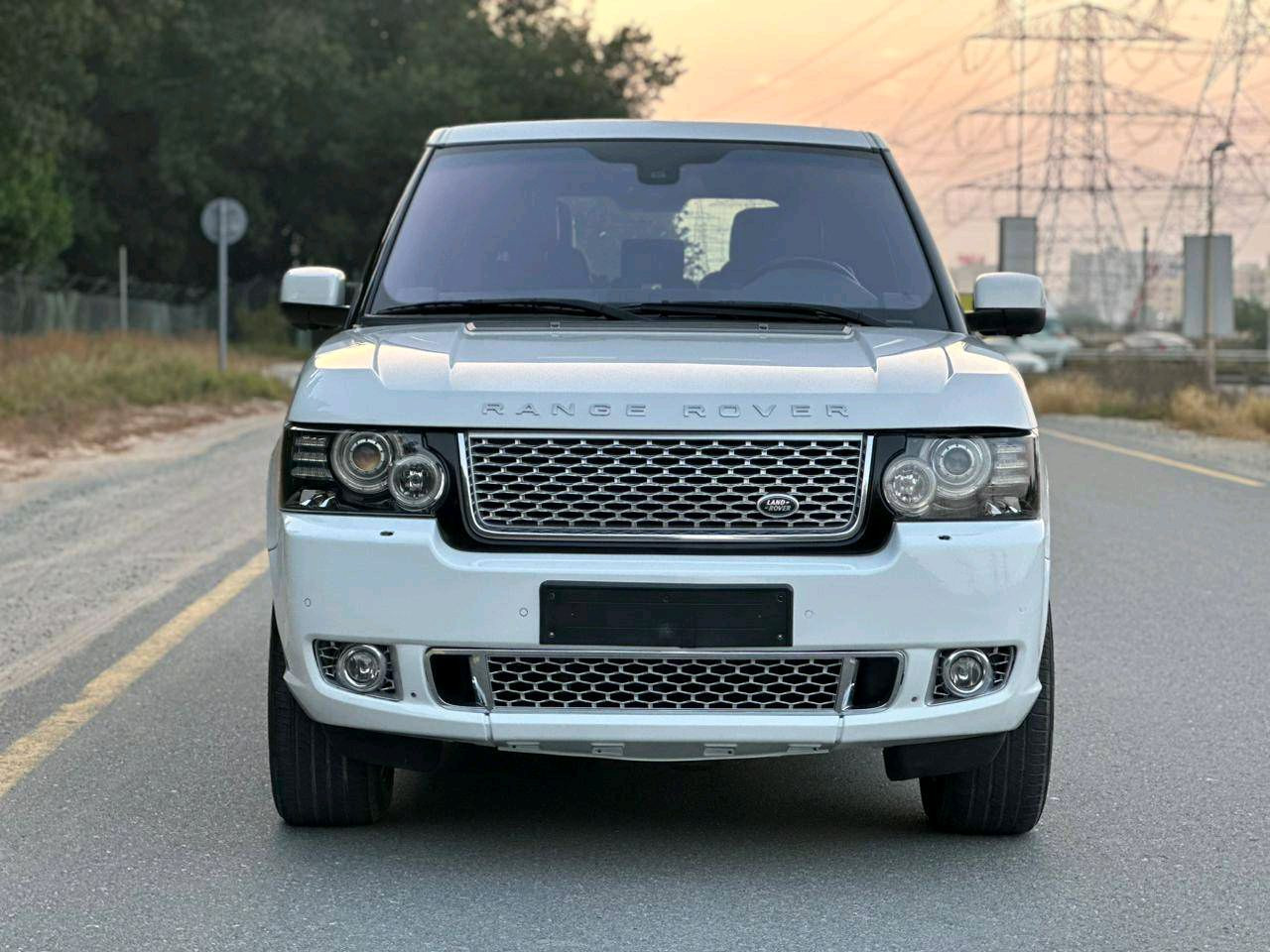 Land Rover LR2 - Image 3