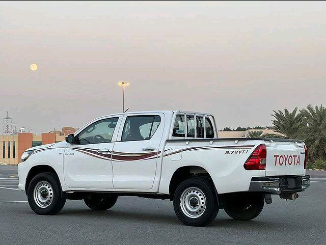 Toyota Hilux - Image 10