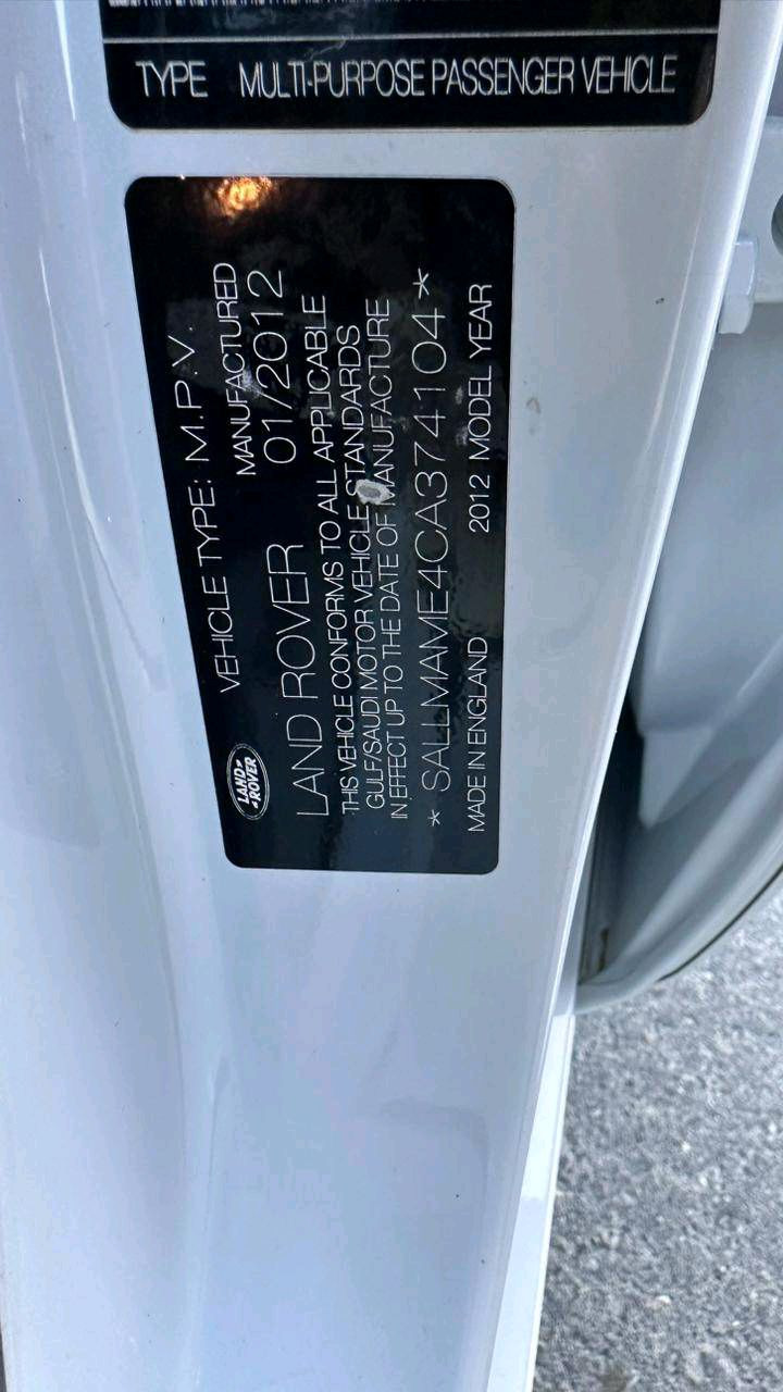 Land Rover LR2 - Image 5