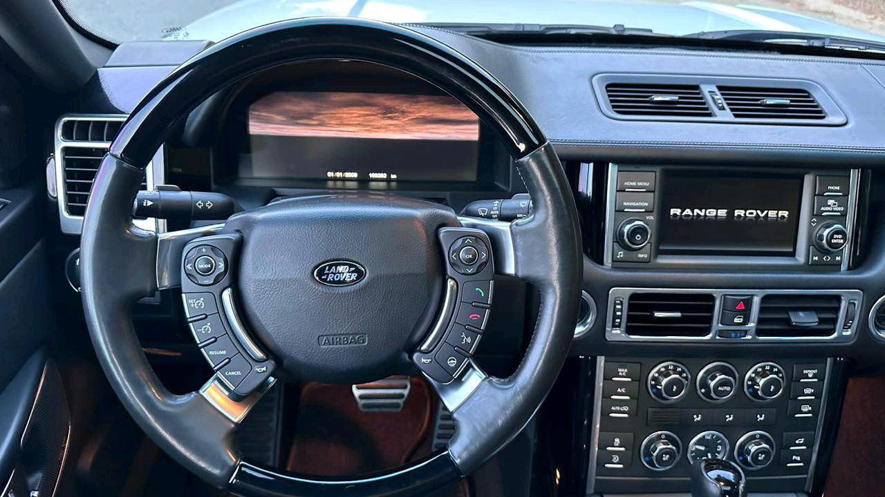Land Rover LR2 - Image 7