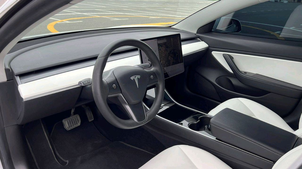 Tesla Model 3 - Image 5