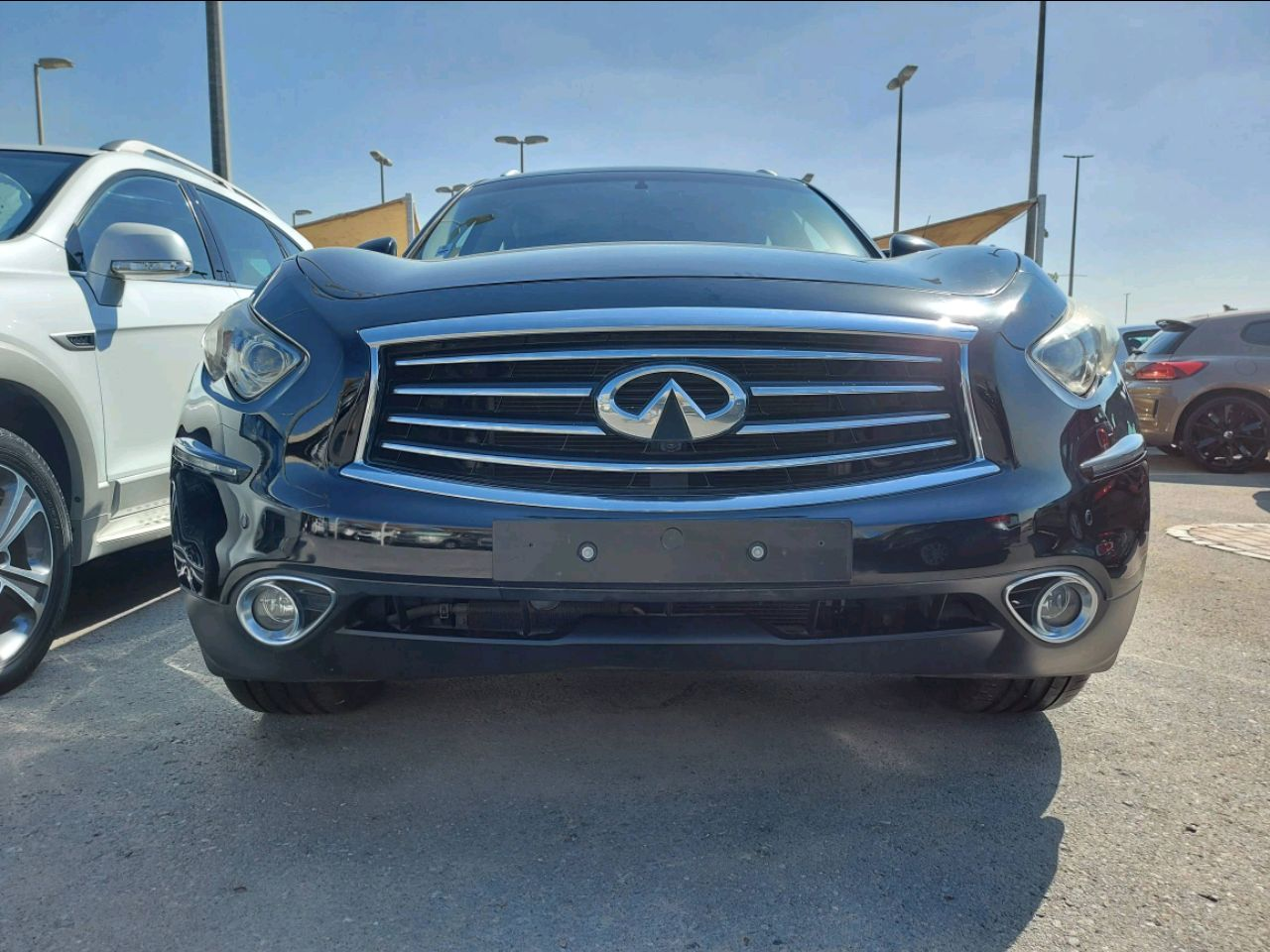 Infiniti QX70 - Image 3