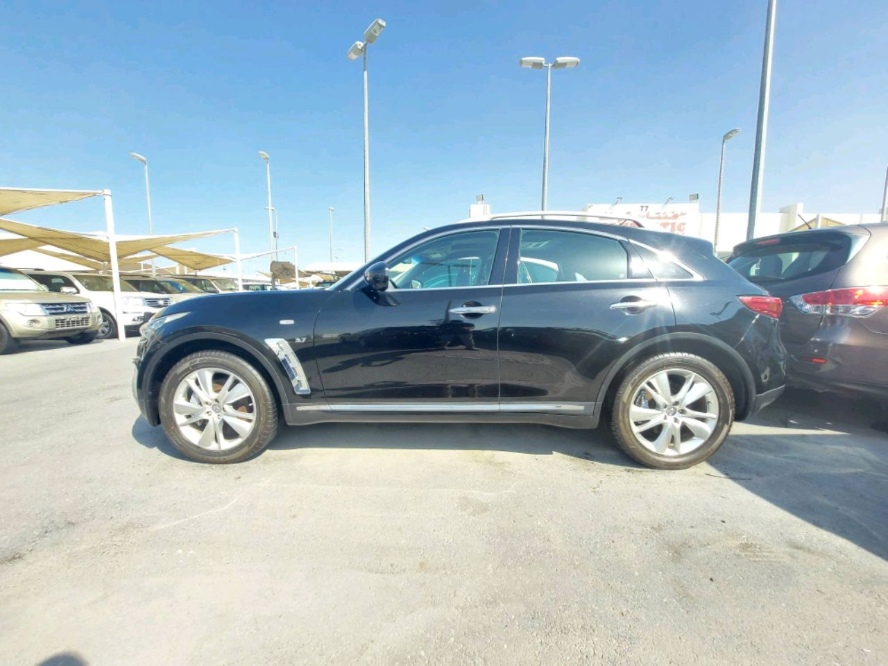Infiniti QX70 - Image 4