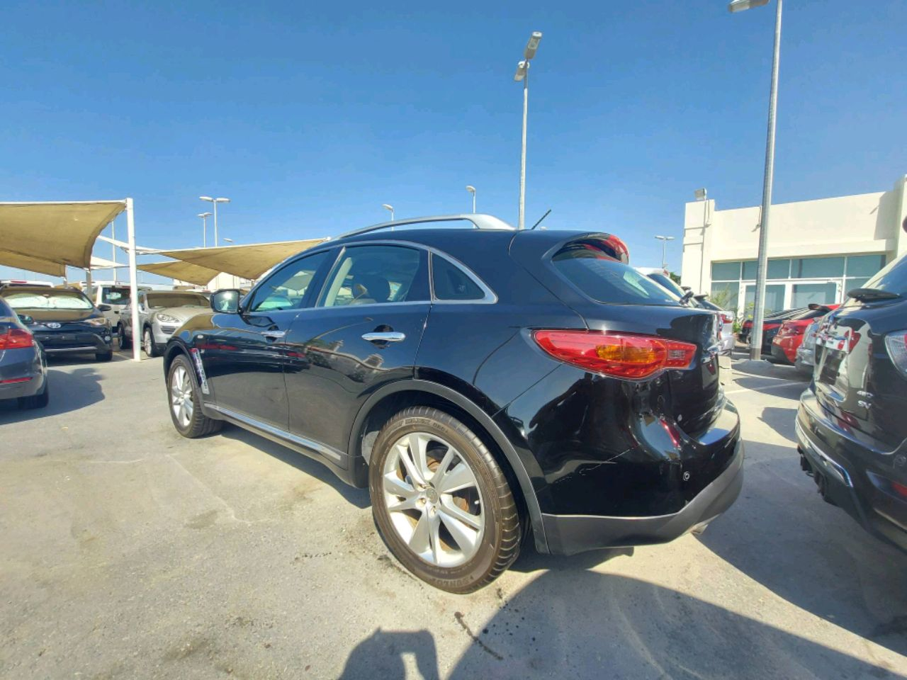 Infiniti QX70 - Image 5