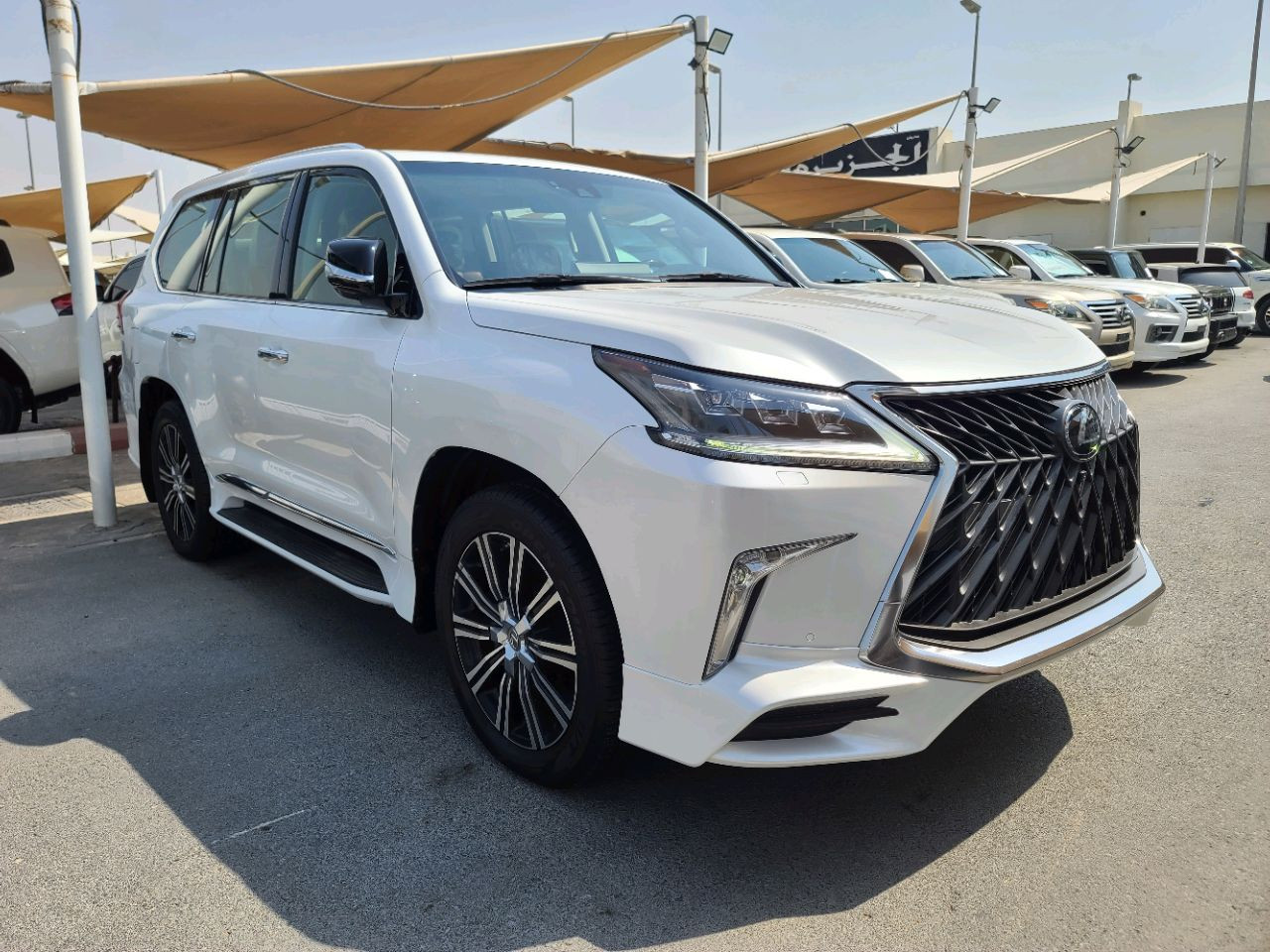 Lexus LX-Series - Image 3