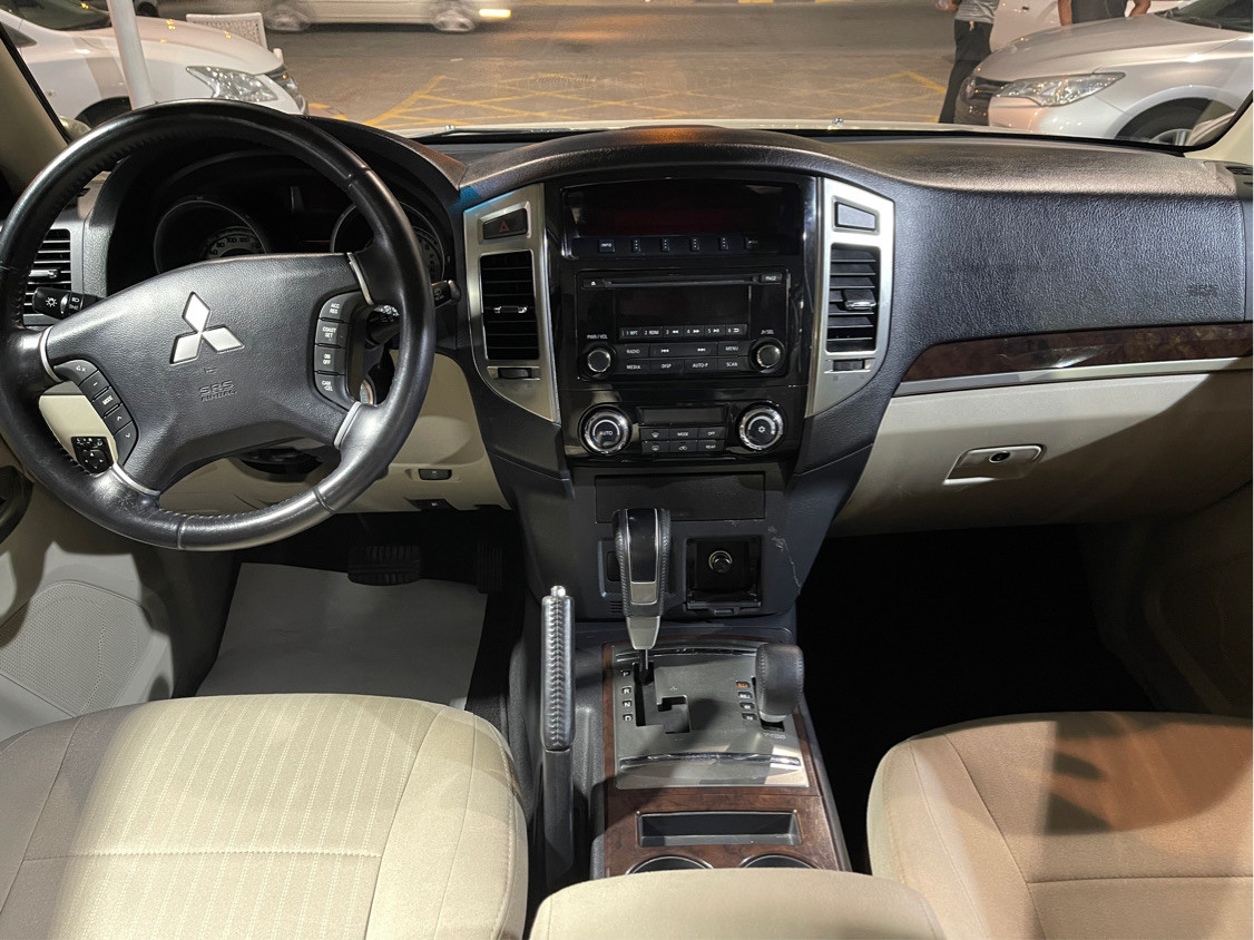 Mitsubishi Pajero - Image 6