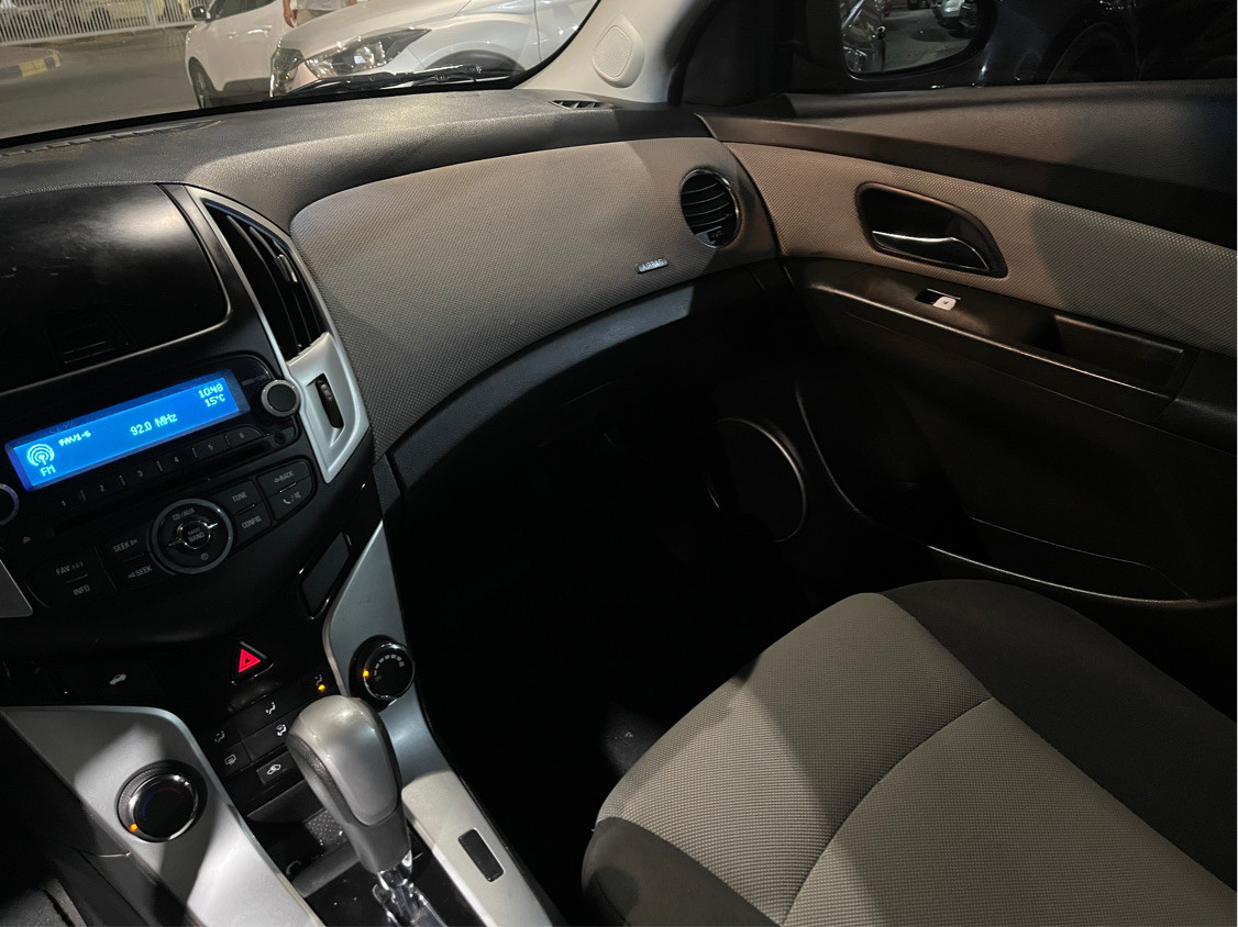 Chevrolet Cruze - Image 5