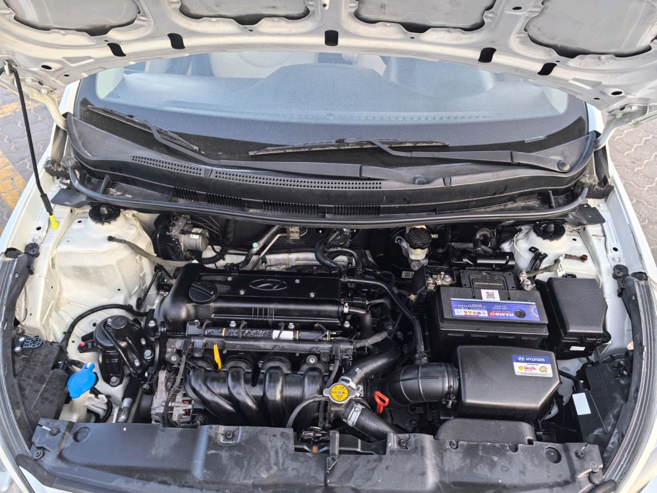 Hyundai Accent - Image 4
