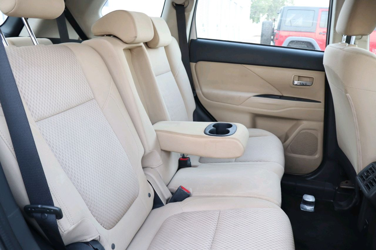 Mitsubishi Outlander - Image 16