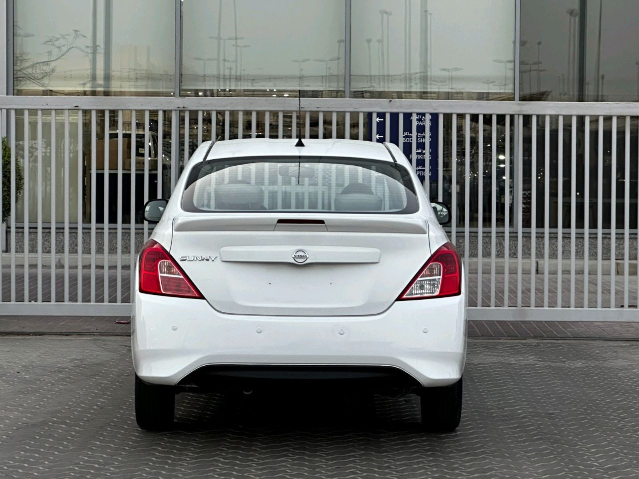 Nissan Sunny - Image 4