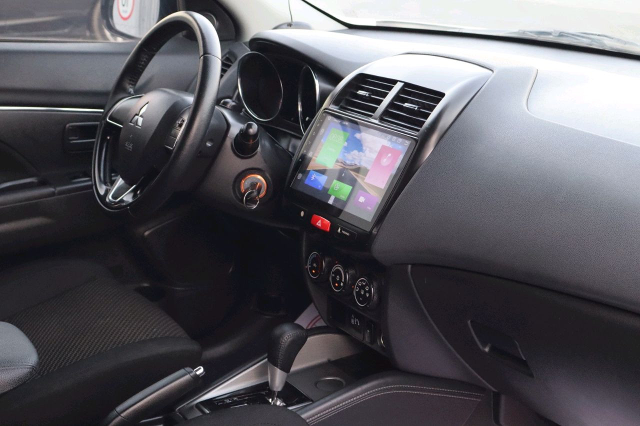 Mitsubishi Outlander - Image 18