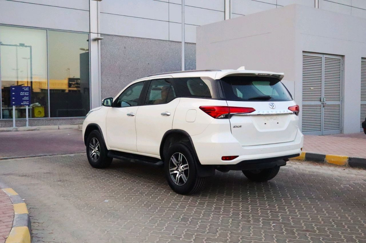 Toyota Fortuner - Image 9
