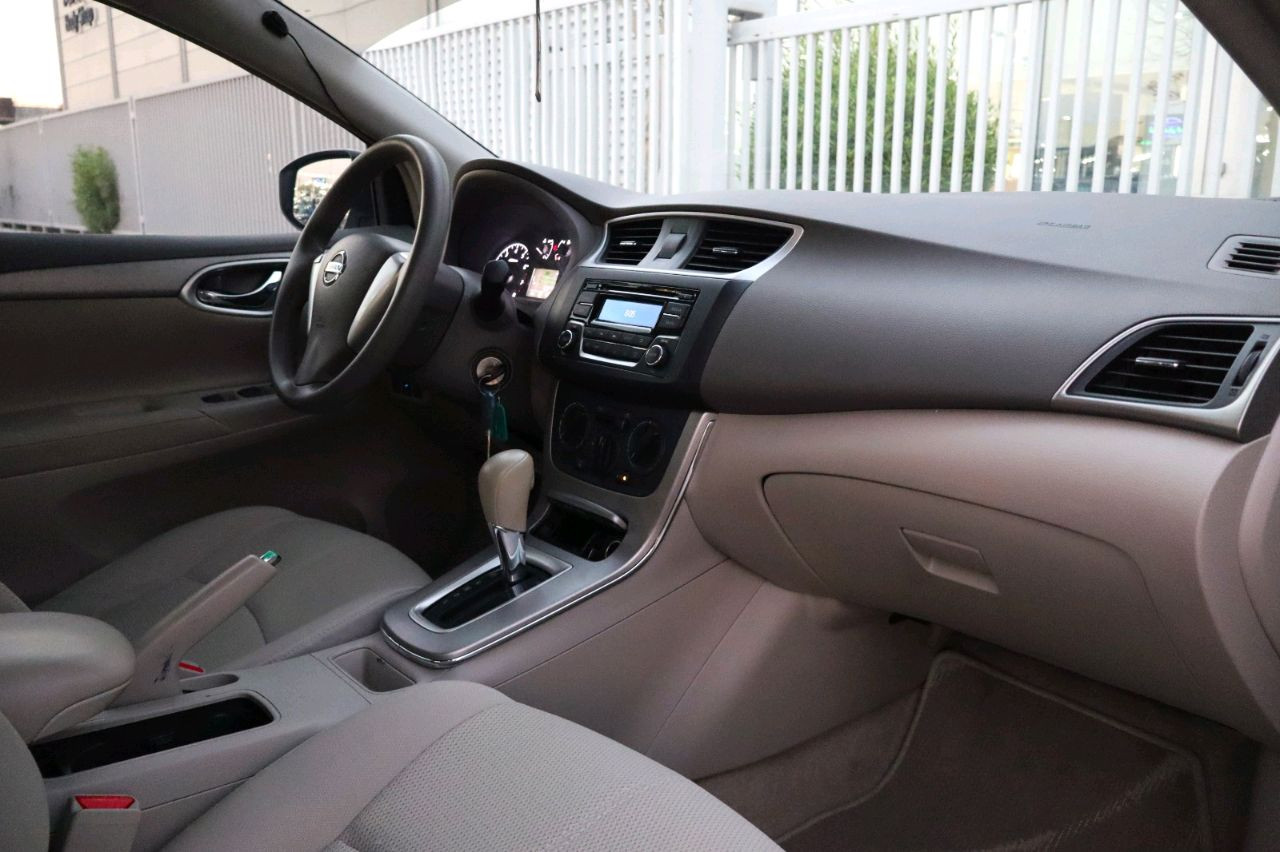 Nissan Sentra - Image 12