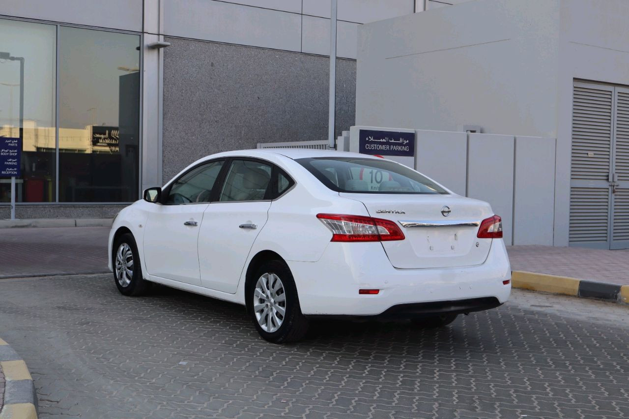 Nissan Sentra - Image 7
