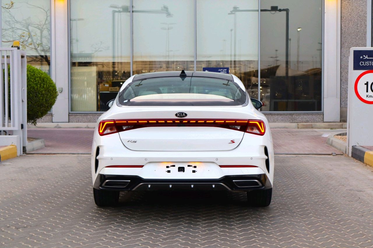 KIA K 5 - Image 12