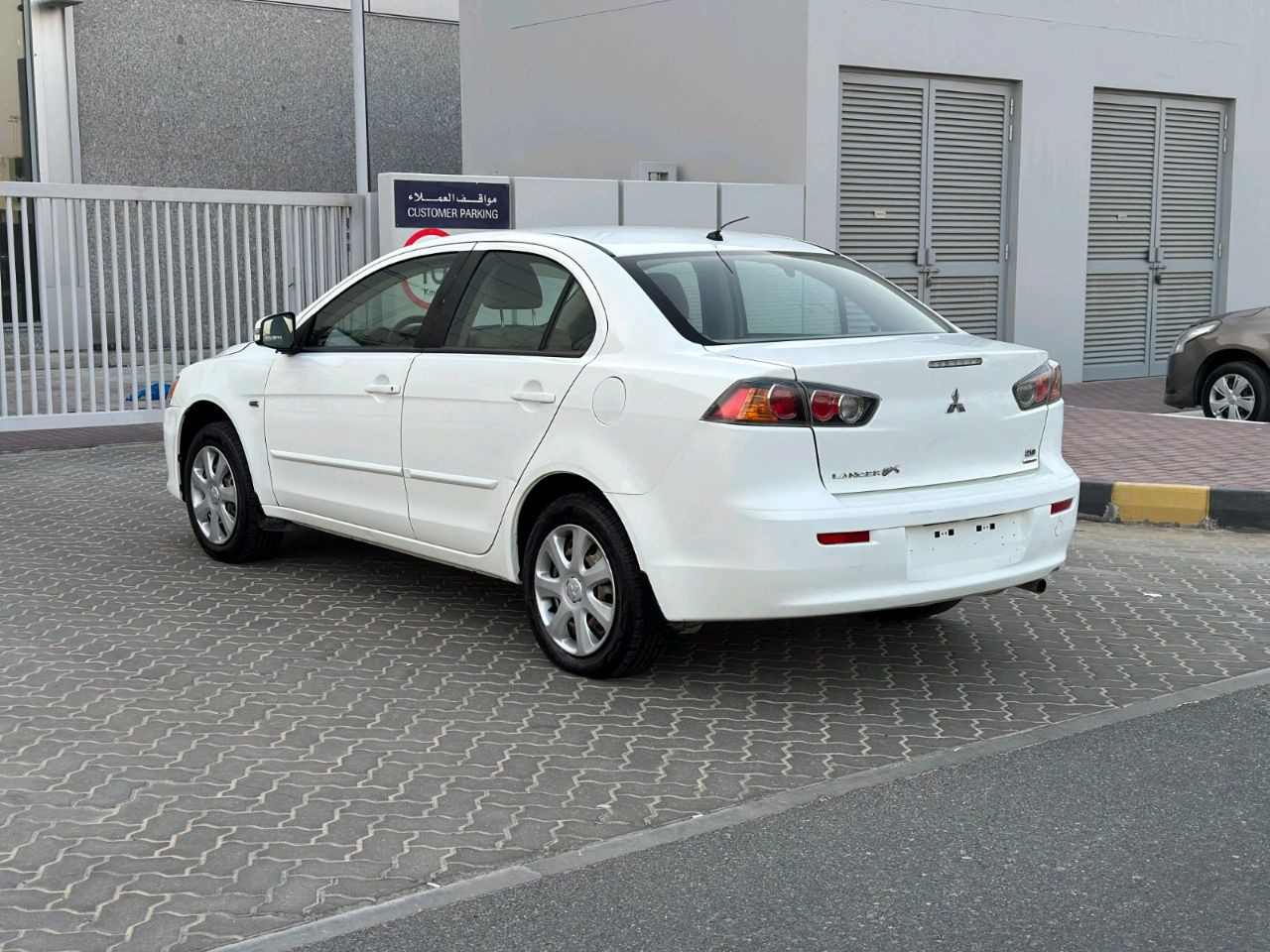 Mitsubishi Lancer - Image 9