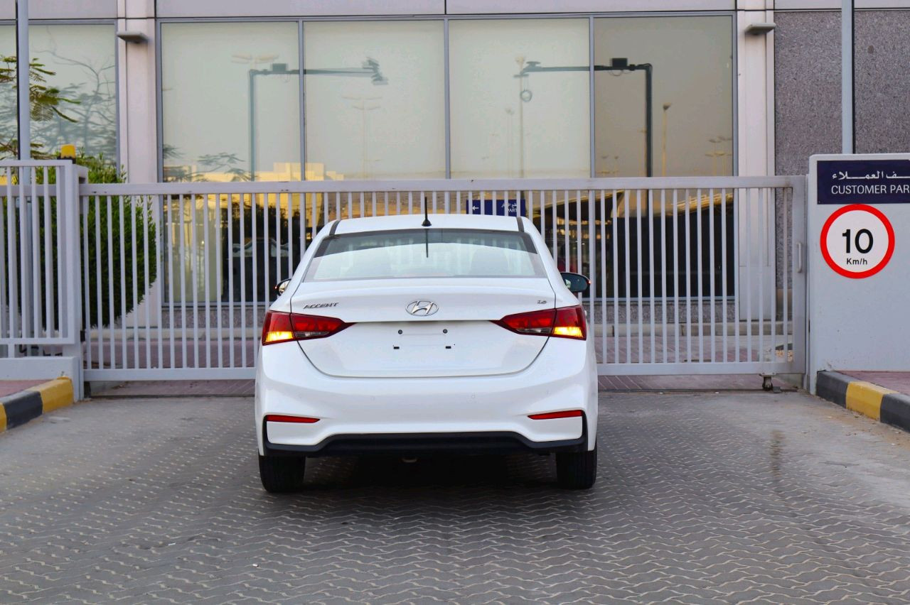 Hyundai Accent - Image 3
