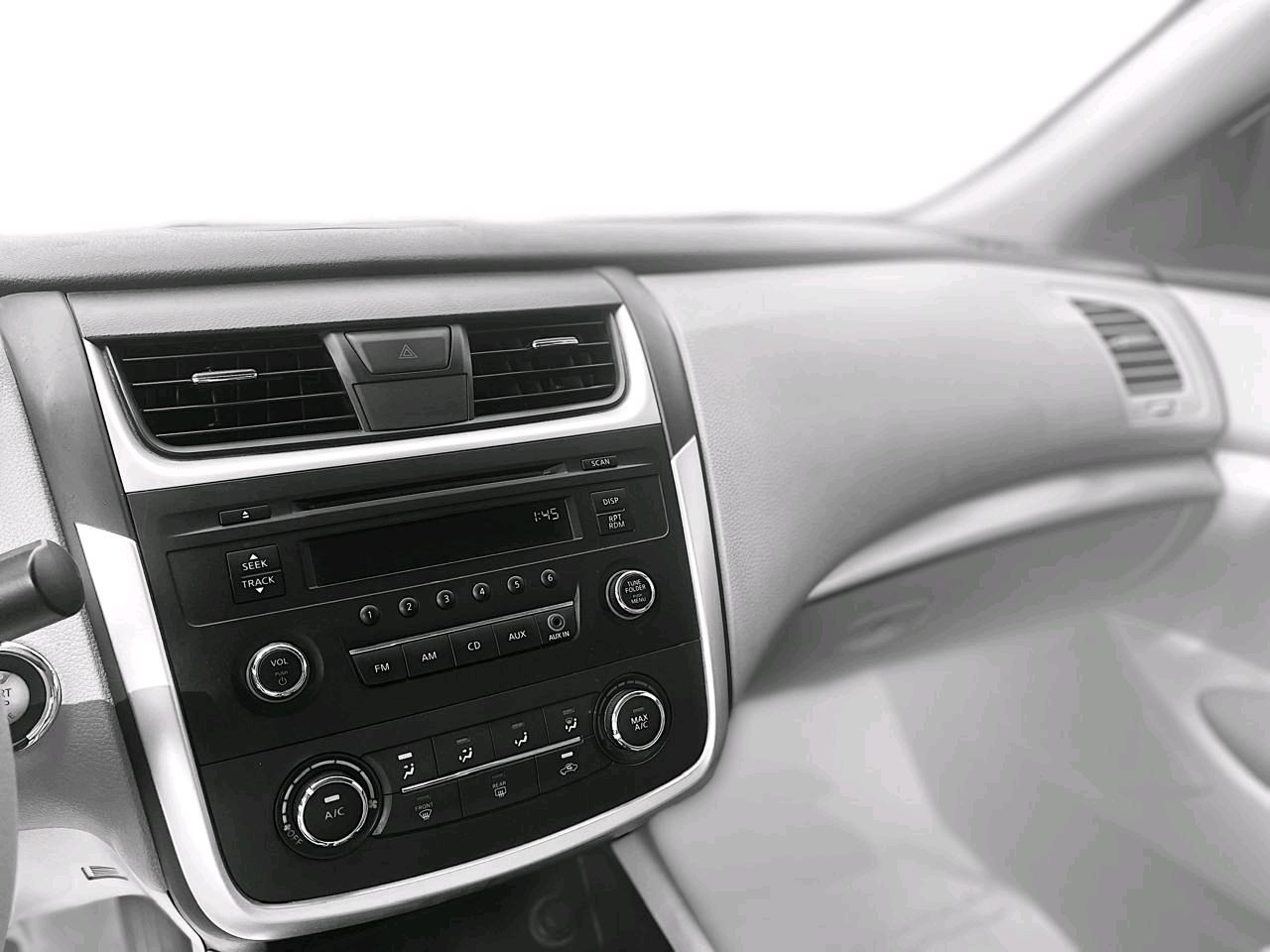 Nissan Altima - Image 5