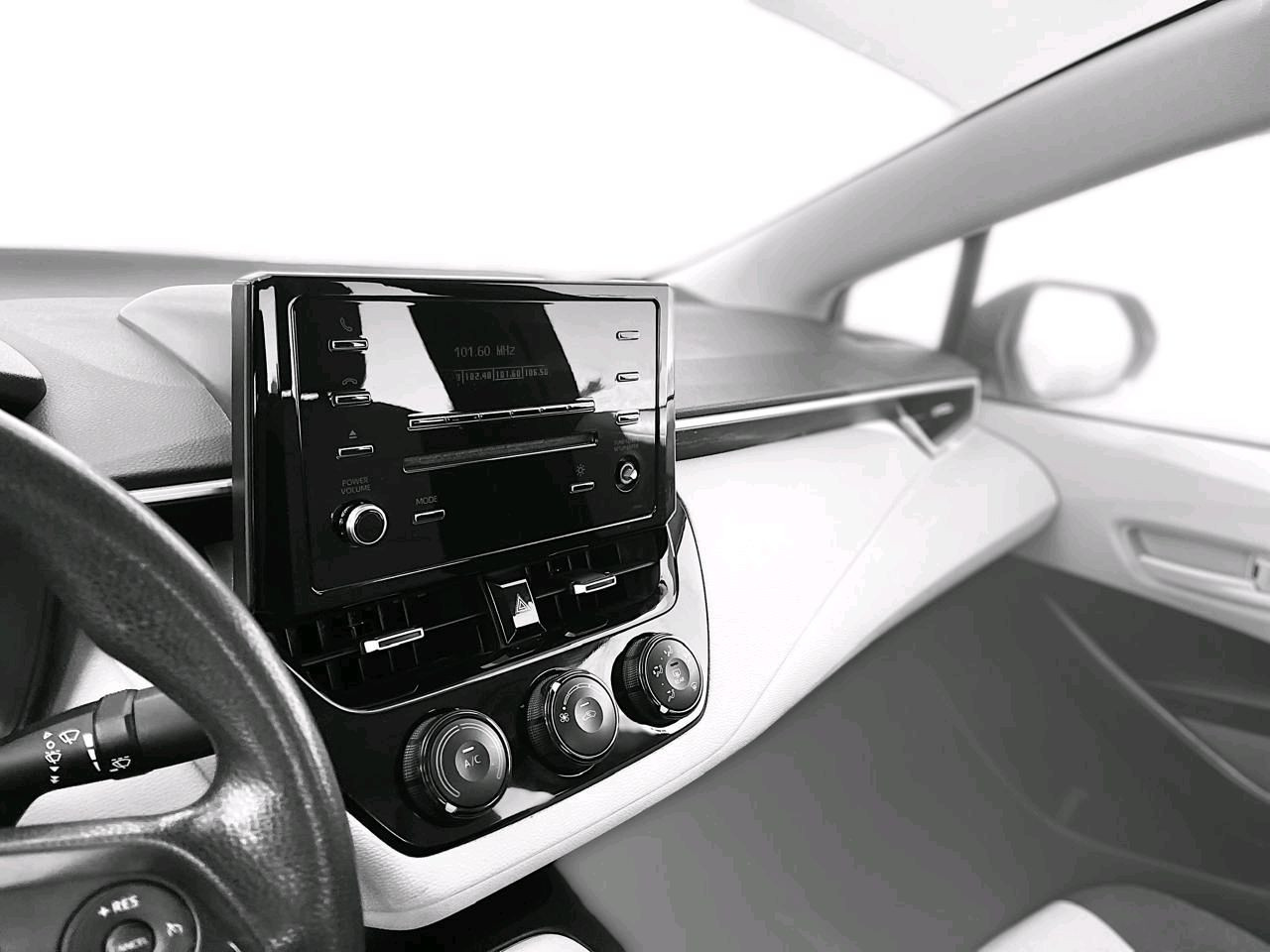 Toyota Corolla - Image 13