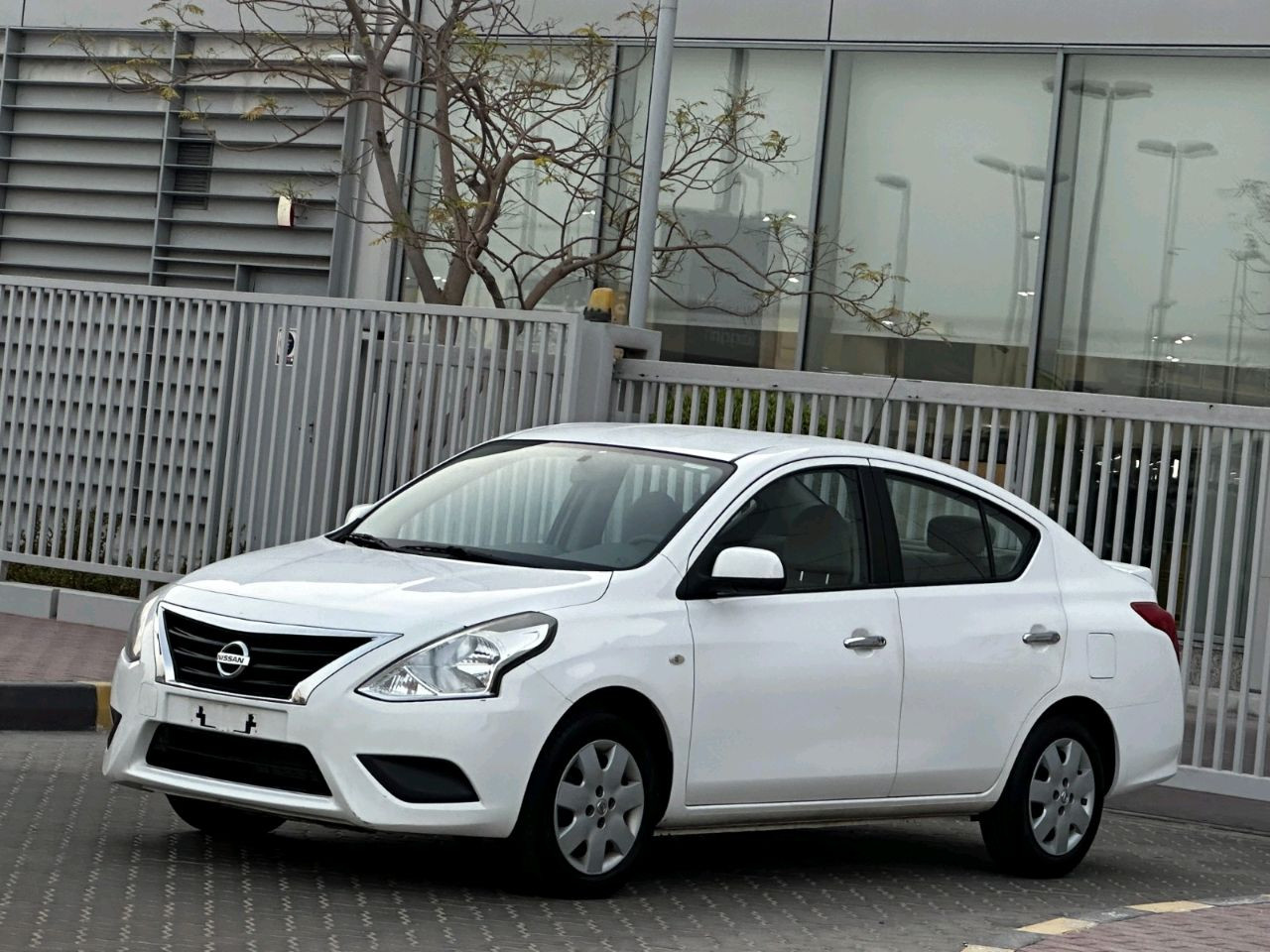 Nissan Sunny - Image 8