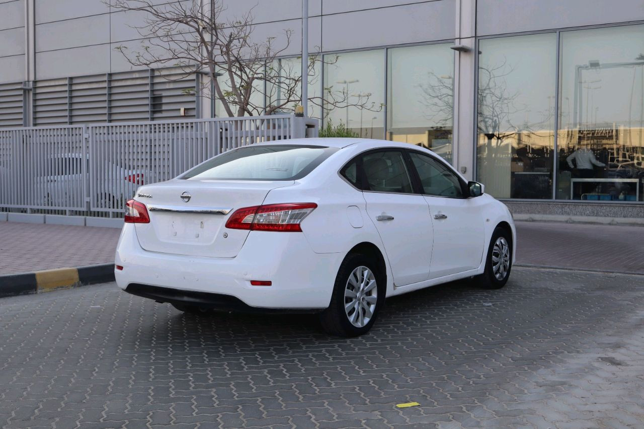 Nissan Sentra - Image 8