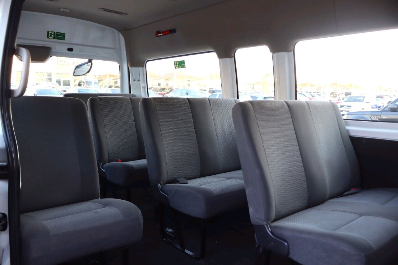 Nissan Urvan - Image 10