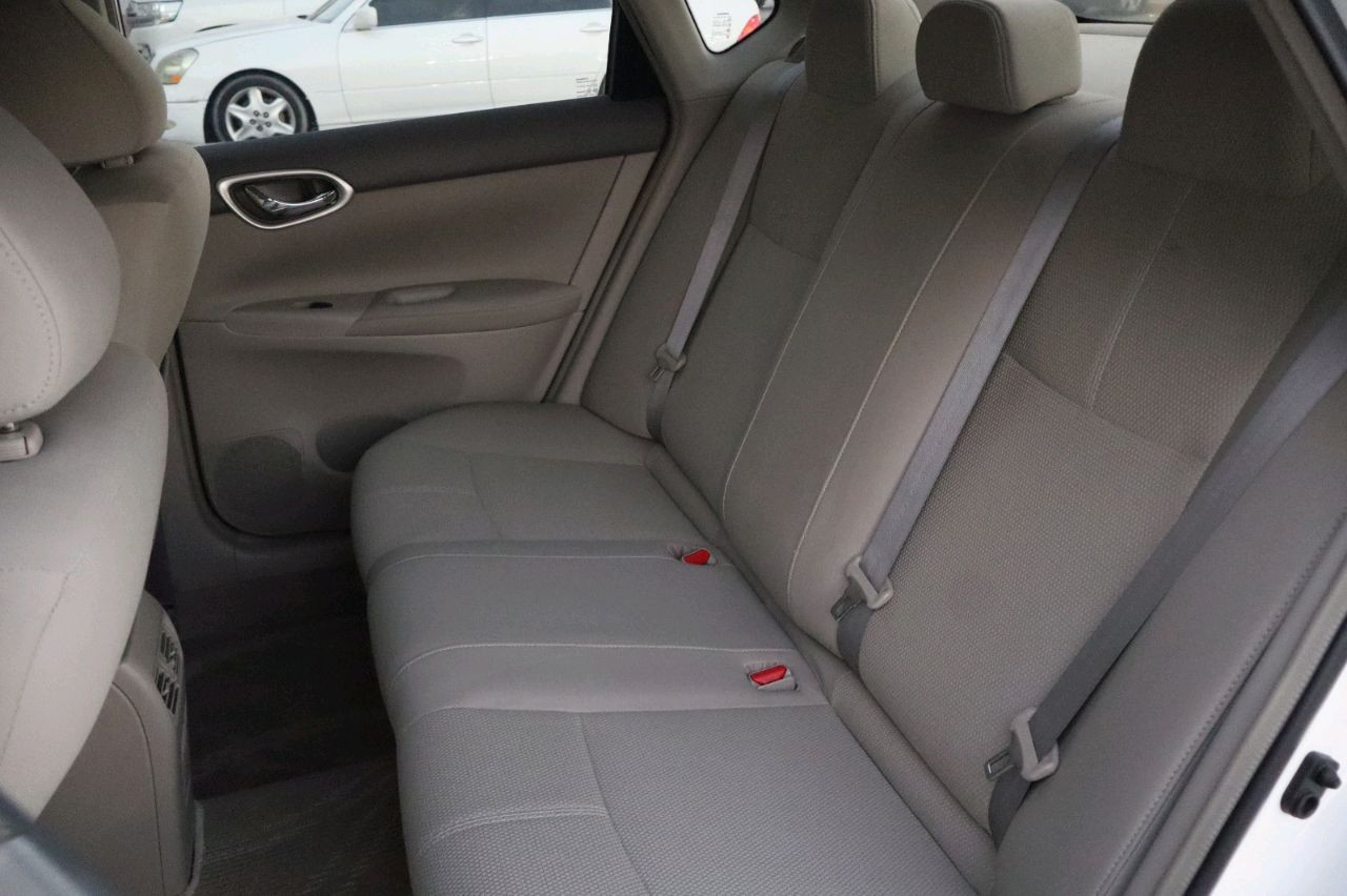 Nissan Sentra - Image 10