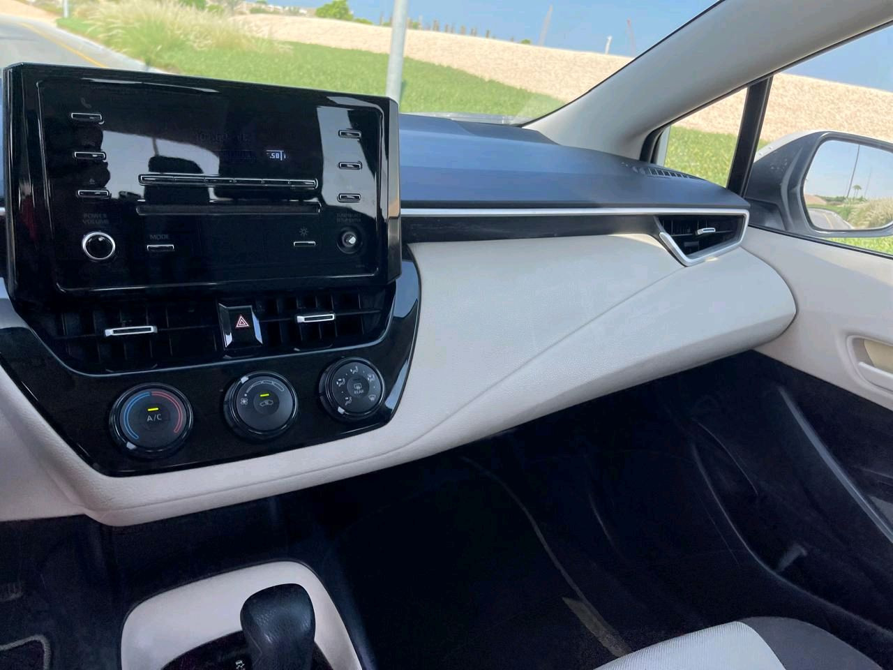 Toyota Corolla - Image 8