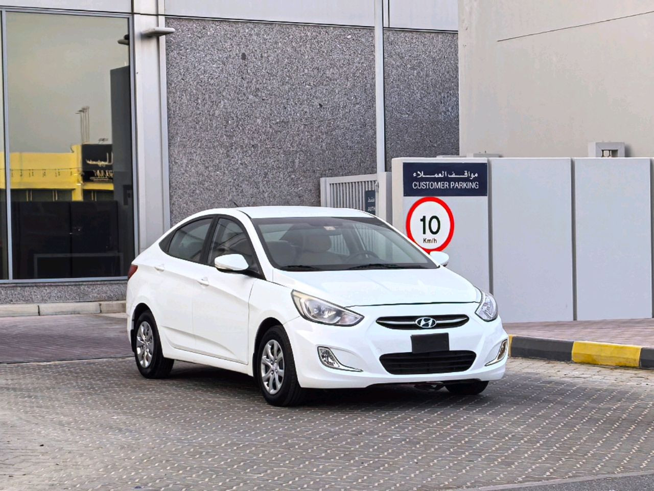 Hyundai Accent - Image 5