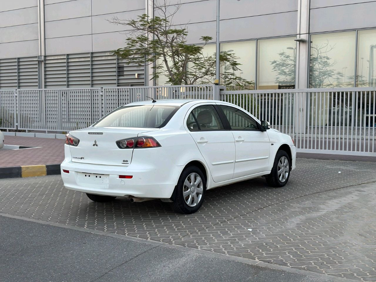 Mitsubishi Lancer - Image 11