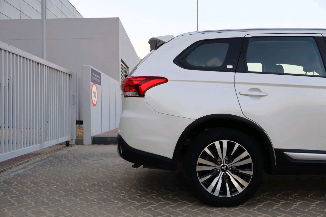 Mitsubishi Outlander - Image 8