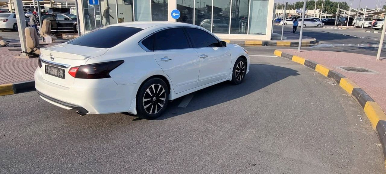 Nissan Altima - Image 7