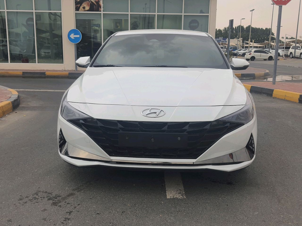 Hyundai Elantra - Image 11