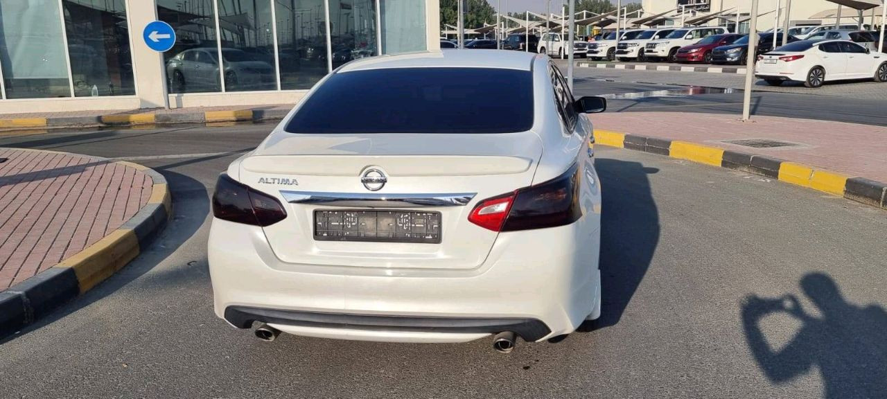 Nissan Altima - Image 4